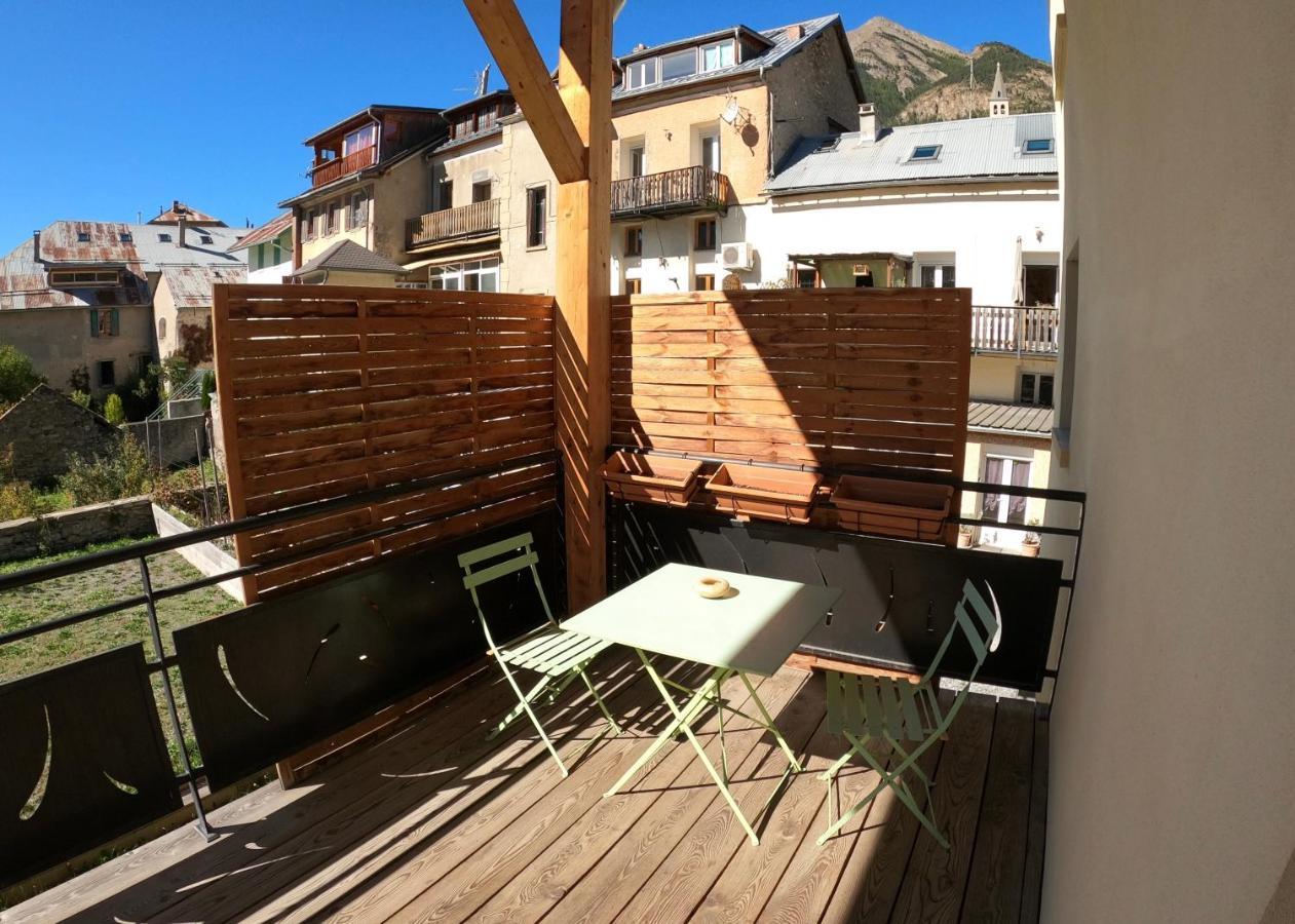 Maison Neuve Proche De Barcelonnette Jausiers Exterior foto